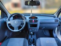 Używany Opel Corsa 58 KM (42 kW) 2006 Szary Hatchback