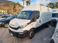 Usata Iveco Daily 126 CV (92 kW) 2016 Bianco Berlina