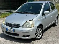 Usata Toyota Yaris 65 CV (47 kW) 2005 Grigio Berlina