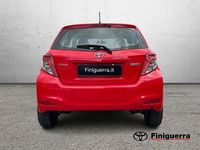 Usata Toyota Yaris Active 90 CV (66 kW) 2014 Rosso Berlina