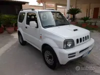 Usata Suzuki Jimny 86 CV (63 kW) 2010 Bianco SUV