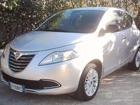 Usata Lancia Ypsilon 85 CV (62 kW) 2015 Grigio Utilitaria