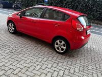 Usata Ford Fiesta Titanium 96 CV (70 kW) 2013 Rosso Berlina
