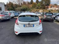 Usata Ford Fiesta 75 CV (55 kW) 2016 Bianco Berlina