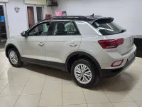 Usata VW T-Roc Life 110 CV (80 kW) 2023 Ascot grey tetto a contrasto SUV