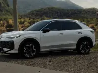 Nuova VW T-Roc R-line 150 CV (110 kW) 2026 Pure white nero SUV