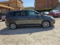 Usata Opel Zafira Cosmo 125 CV (91 kW) 2011 Nero Monovolume