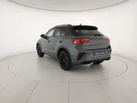 Usata VW T-Roc R-line 150 CV (110 kW) 2023 Indium grey metallizzato nero SUV