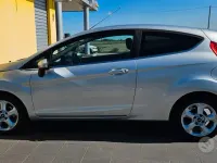Gebraucht Ford Fiesta 92 PS (67 kW) 2011 Grau Limousine