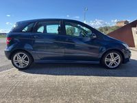Usata Mercedes B180 Premium 140 CV (102 kW) 2011 Blu Monovolume