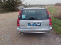 Usata Volvo V70 140 CV (102 kW) 2000 Argento Station wagon