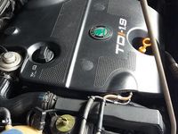 Usata Skoda Octavia Elegance 110 CV (80 kW) 2001 Grigio Berlina