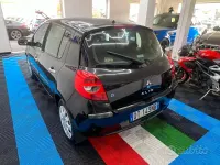 Usata Renault Clio II LE 75 CV (55 kW) 2009 Nero Berlina