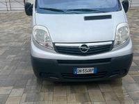 Usata Opel Vivaro 2008 Grigio Monovolume