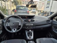 Usata Renault Scénic III 110 CV (80 kW) 2012 Nero Monovolume