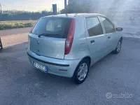 Usata Fiat Punto 60 CV (44 kW) 2003 Bluazzurro Utilitaria