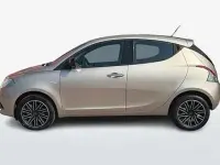 Usata Lancia Ypsilon Gold 69 CV (50 kW) 2018 Oro Utilitaria