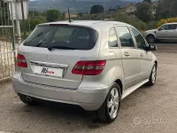Usata Mercedes B180 109 CV (80 kW) 2010 Monovolume