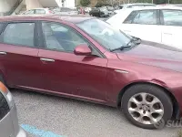 Second-hand Alfa Romeo 159 120 CP (88 kW) 2006 Roșu Break