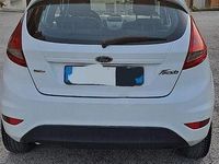 Usata Ford Fiesta 68 CV (50 kW) 2010 Bianco Berlina