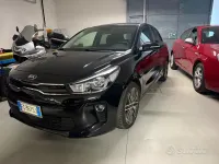 Usata Kia Rio 90 CV (66 kW) 2017 Nero Berlina