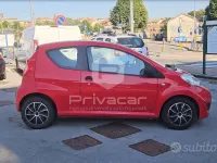 Usata Peugeot 107 68 CV (50 kW) 2010 Rosso Utilitaria