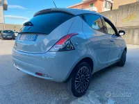 Usata Lancia Ypsilon 69 CV (50 kW) 2016 Grigio Utilitaria