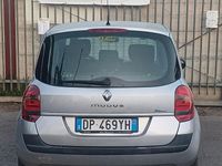 Usata Renault Modus Dynamique 74 CV (54 kW) 2008 Grigio Monovolume