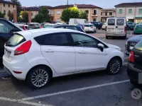 Usata Ford Fiesta 70 CV (51 kW) 2011 Bianco Berlina