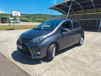 Usata Toyota Yaris Lounge 69 CV (50 kW) 2015 Grigio Utilitaria