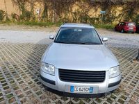Usata VW Passat 110 CV (80 kW) 2003 Grigio Station wagon