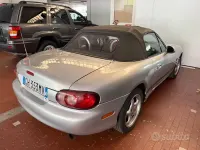 Usata Mazda MX5 110 CV (80 kW) 2003 Grigio Cabrio
