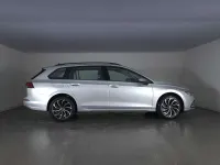 Usata VW Golf VIII Life 110 CV (80 kW) 2023 Reflex silver metallizzato Station wagon