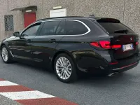 Usata BMW 530e Luxury Line 184 CV (135 kW) 2022 Black sapphire metallizzato Station wagon
