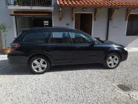 Usado Subaru Outback 150 CV (110 kW) 2008 Negro Familiar