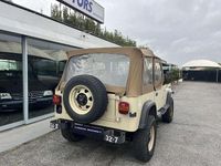 Usata Jeep Wrangler Laredo 103 CV (75 kW) 1990 Beige SUV