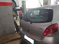 Usata Toyota Yaris Sol 90 CV (66 kW) 2009 Argento Utilitaria