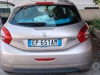 Usata Peugeot 208 68 CV (50 kW) 2012 Utilitaria