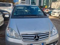 Usata Mercedes A180 116 CV (85 kW) 2010 Grigio Berlina