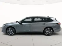 Nuova VW Passat R-line Plus 150 CV (110 kW) 2026 Diabase grey metallizzato Station wagon