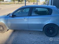 Usata Alfa Romeo 147 2002 Grigio Utilitaria