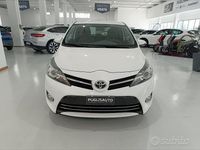Usata Toyota Verso Style 111 CV (81 kW) 2016 Bianco Monovolume