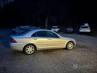 Usata Mercedes C220 Elegance 143 CV (105 kW) 2003 Grigio Berlina