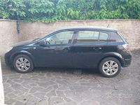 Usata Opel Astra 110 CV (80 kW) 2009 Nero Berlina