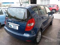 Usata Mercedes A180 116 CV (85 kW) 2010 Blu Berlina