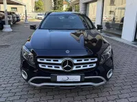 Usata Mercedes GLA180 109 CV (80 kW) 2017 Blu / metallizzato SUV