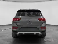 Usata VW T-Roc Life 116 CV (85 kW) 2023 Grigio scuro SUV