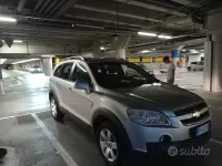 Usata Chevrolet Captiva 127 CV (93 kW) 2008 Grigio SUV