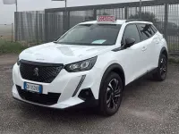 Usata Peugeot 2008 Allure 102 CV (75 kW) 2020 Grigio tetto nero SUV