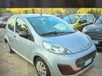 Usata Peugeot 107 68 CV (50 kW) 2013 Grigio Utilitaria